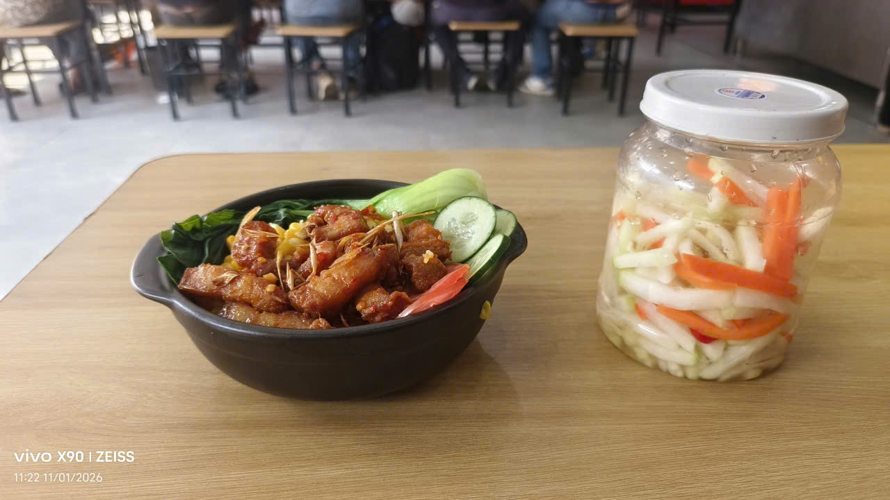 Chảo nóng ba chỉ quay