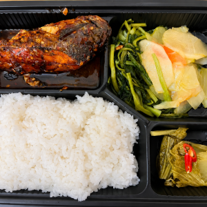 Cơm cá thu sốt cà