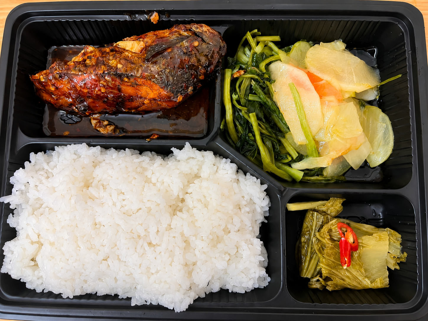 Cơm cá thu sốt cà